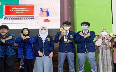 Juara 1 Lomba Debat Bahasa Indonesia dalam Kegiatan Semarak Bulan Bahasa (SBB) UNTIRTA Tingkat Nasional Tahun 2021